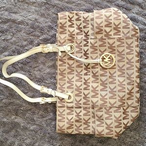 MK medium sized purse